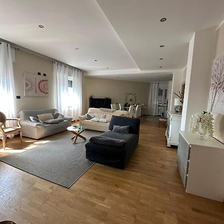 Luxury Center Appartment 노비리구레 외부 사진