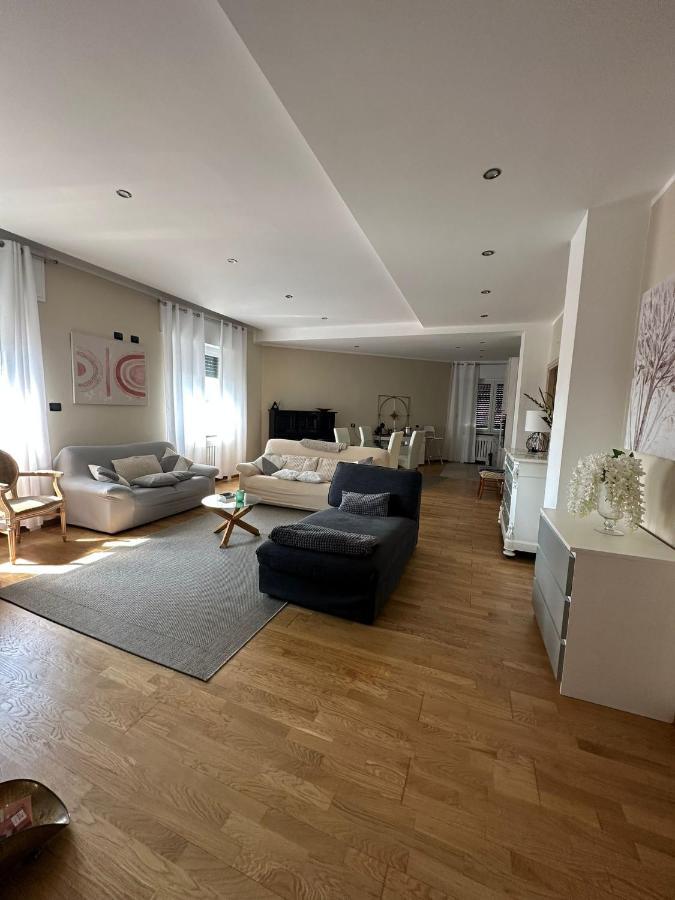 Luxury Center Appartment 노비리구레 외부 사진